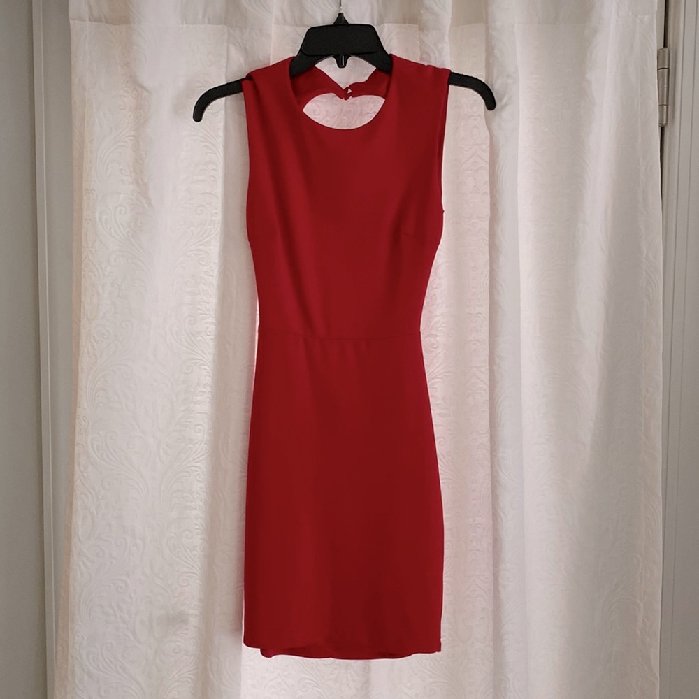 Lulu’s open back dress